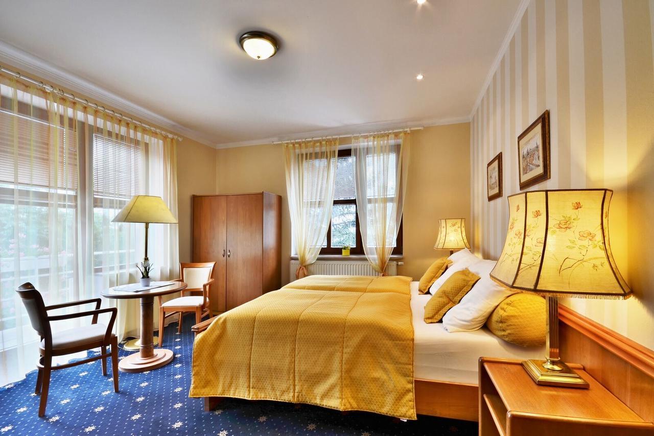 Hotel Villa Conti Písek エクステリア 写真